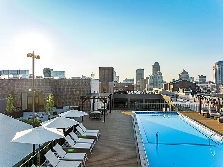 The Victor Luxury Apartments — Photo 31
