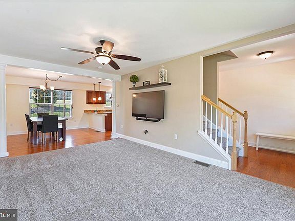 4th image of 2302 Spruce Ave