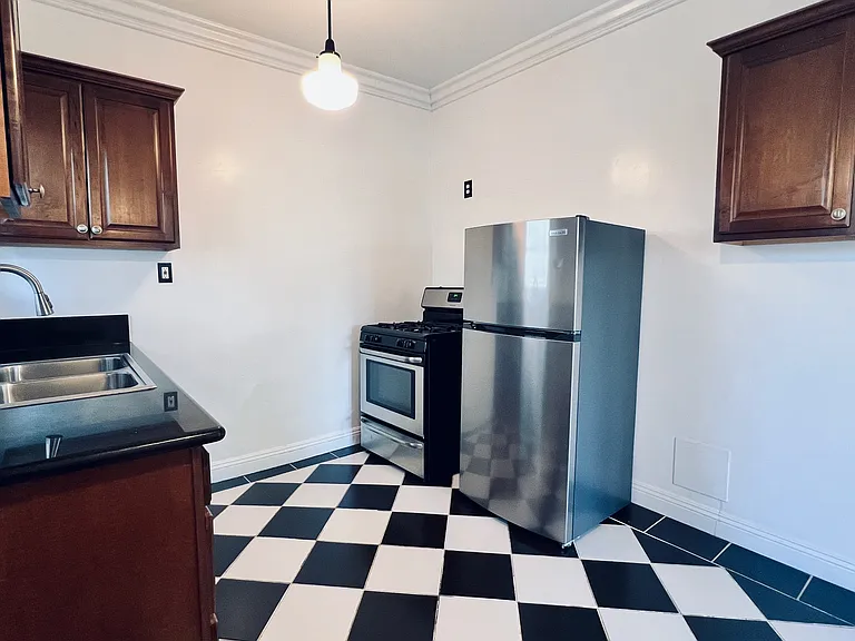 535 N Alexandria Ave #101 — Photo 3