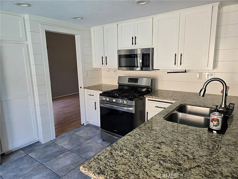 15721 Lake Ridge Rd — Photo 9