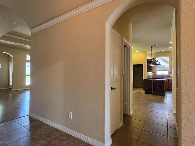 828 Big Willow Dr — Photo 2