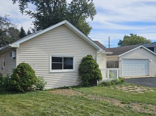1613 Juneway Ter, Round Lake Beach, IL 60073