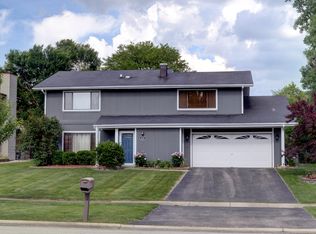 855 Prairie Ave, Bartlett, IL
