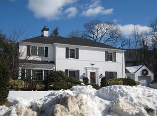 24 Ridge Rd, Williston Park, NY 11596