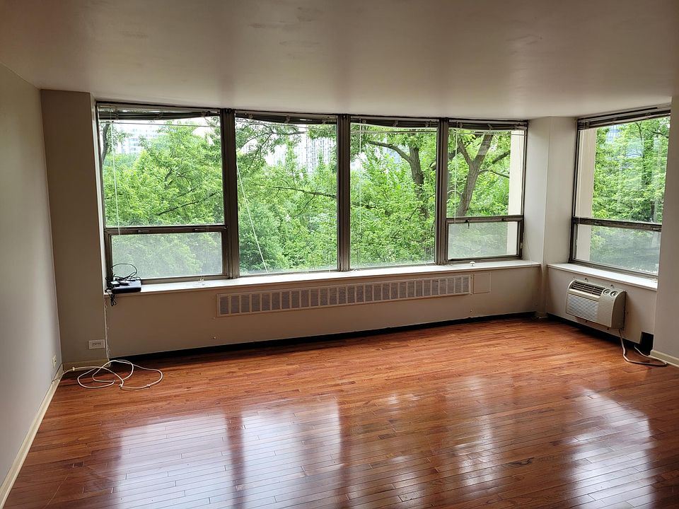 1st image of 1360 N Sandburg Ter APT 405