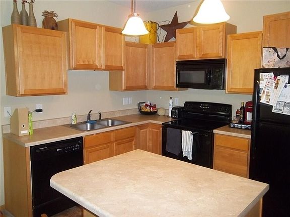 5th image of 10310 Essex Dr Unit 2