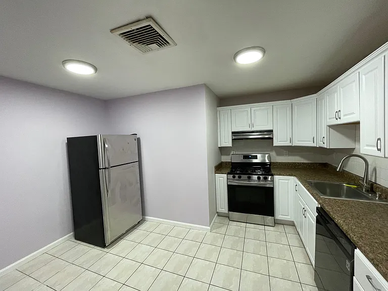 304 Georges Rd #A1 — Photo 7