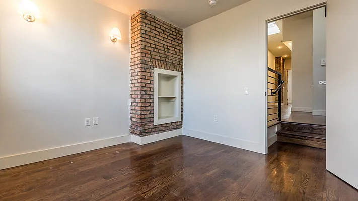 Rented by Nooklyn NYC LLC | media 7