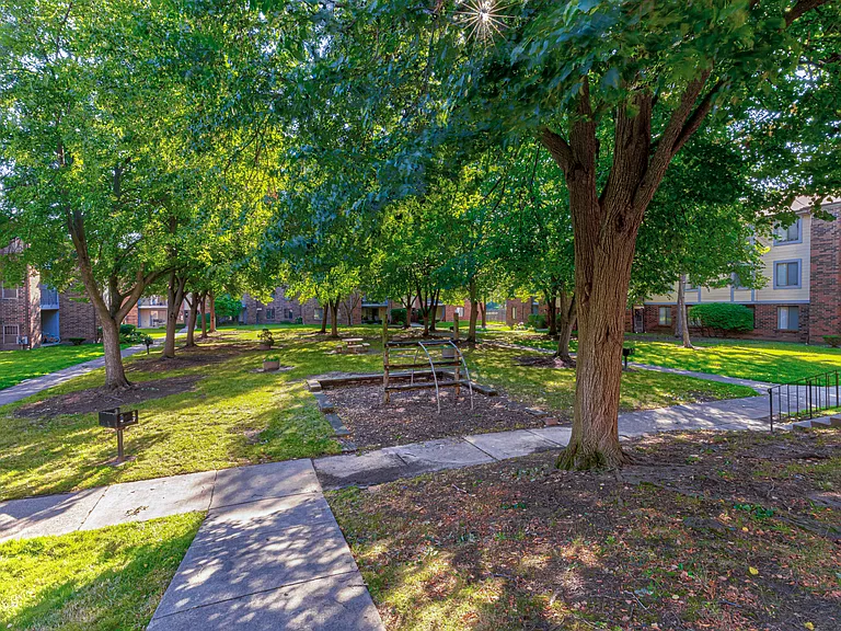 Regency Place Apartments — Photo 67