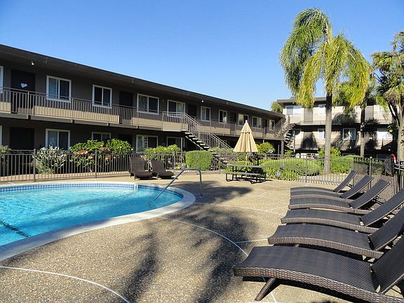 3rd image of 777 Meadowsweet Dr APT 100