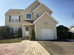 6 Marlin Dr, Bayville, NJ 08721