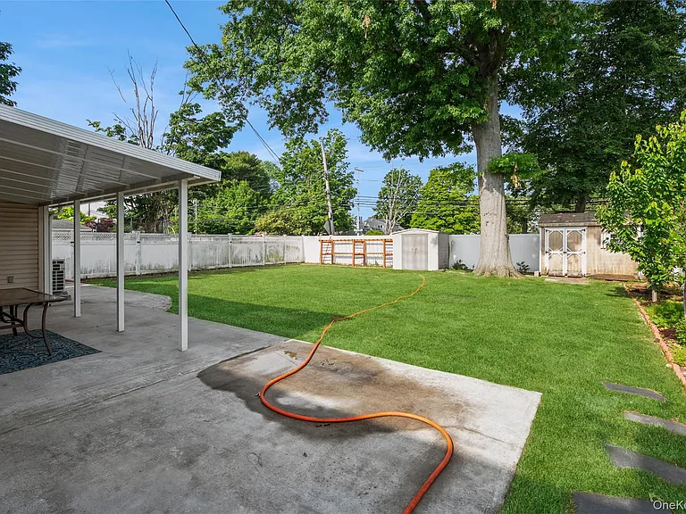 14 Tailor Ln — Photo 23