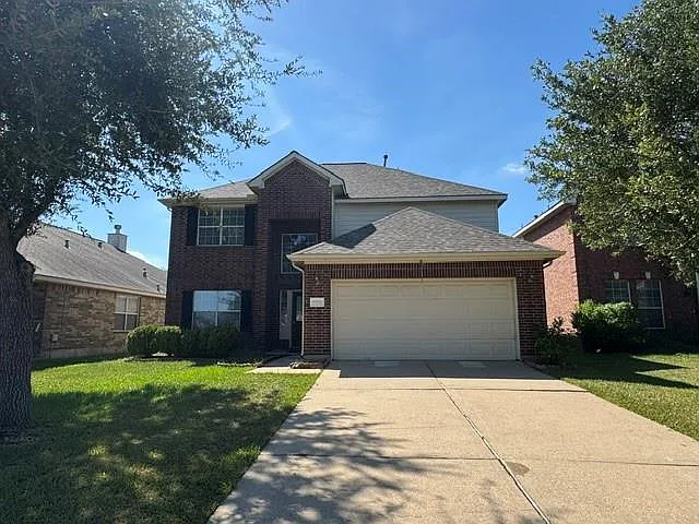 4 bed, 2.5 bath, 2316 sqft, $2,200 — Photo 2