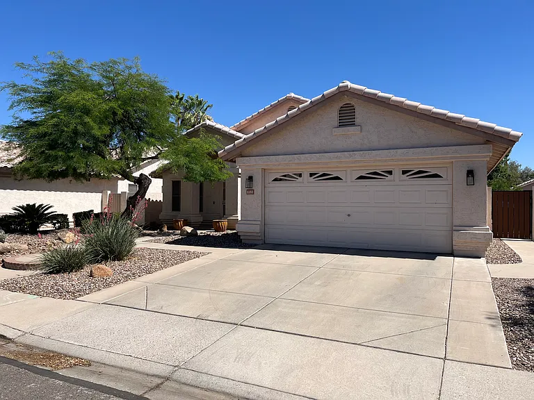 1181 W Goldfinch Way — Photo 3