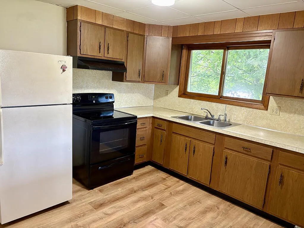 2 bed, 1.0 bath, 900 sqft, $585 — Photo 3