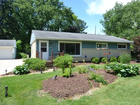 5125 South Brennan DRIVE, New Berlin, WI 53146