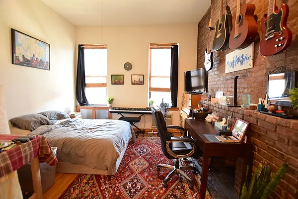 Rented by Street Realty Brokerage LLC | media 9