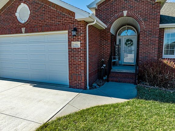 2nd image of 816 Clearwater Court
