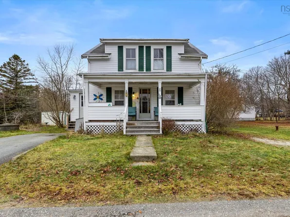 6 Ryers Ln, Shelburne, NS B0T 1W0