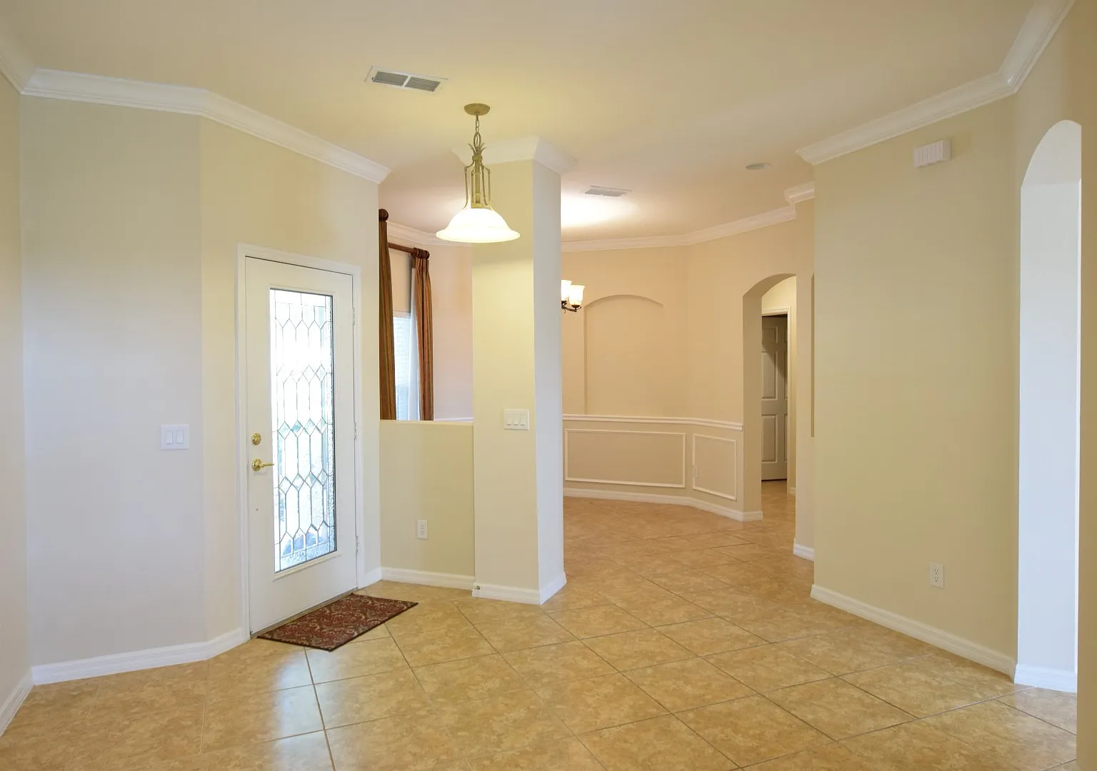 Beautiful 3 Bed 2.5 Bath 2 car garage Gated Townhouse for Rent in Sanford, FL! Greystone Subdivis... — Photo 3