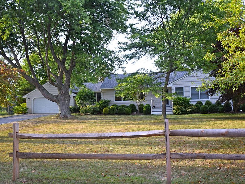 1st image of 17 Dickerson Dr