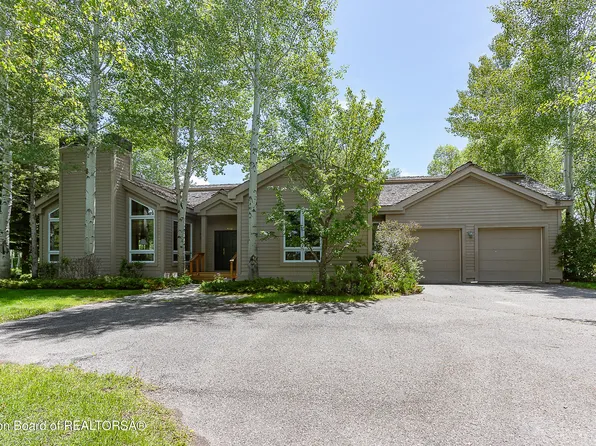 950 E Sagebrush Dr, Jackson, WY 83001