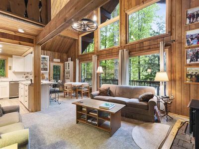 5671 Elm Ln, Harbor Springs, MI, 49740