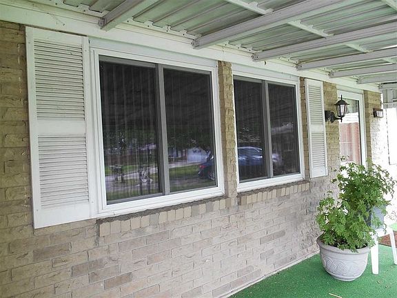 5th image of 2812 Willow Dr