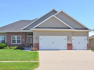 3085 Newcastle Rd, Marion, IA 52302