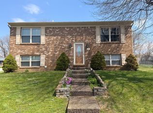 8401 Cloverport Dr, Louisville, KY 40228
