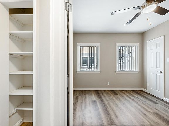 4th image of 2791 Glenwood Pl #B