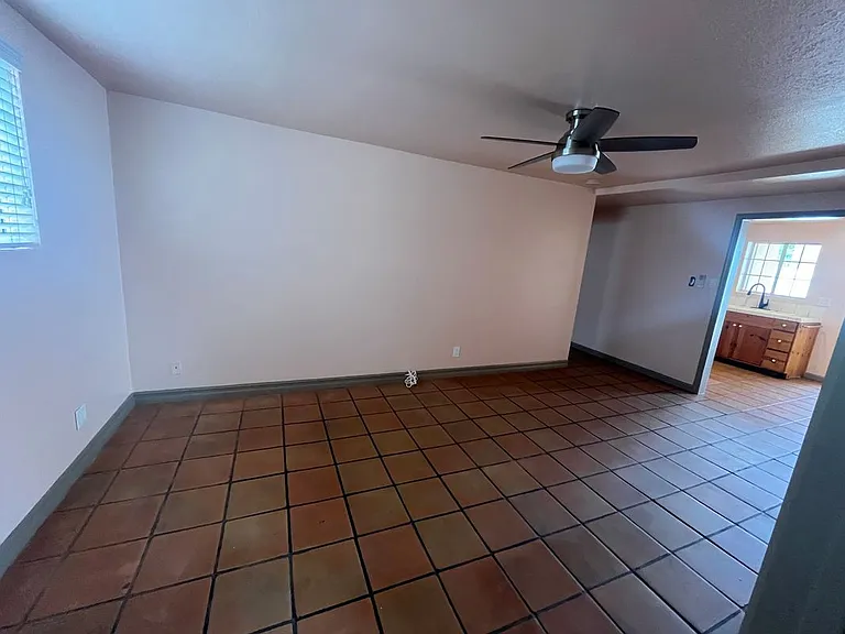 728 Glenoaks Blvd — Photo 5
