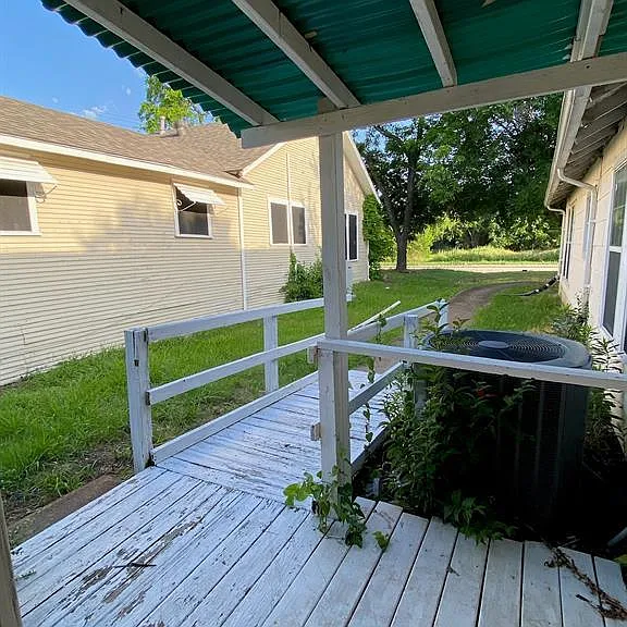 402 McKinney St — Photo 22