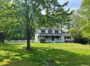 29 Oakwood Dr, Oxford, CT 06478