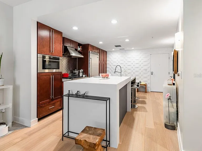 1120 E Kennedy Blvd #612 — Photo 8