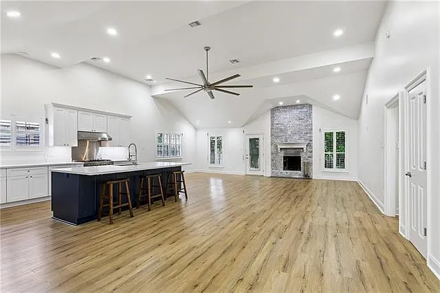 3116 Tolmas Dr — Photo 2