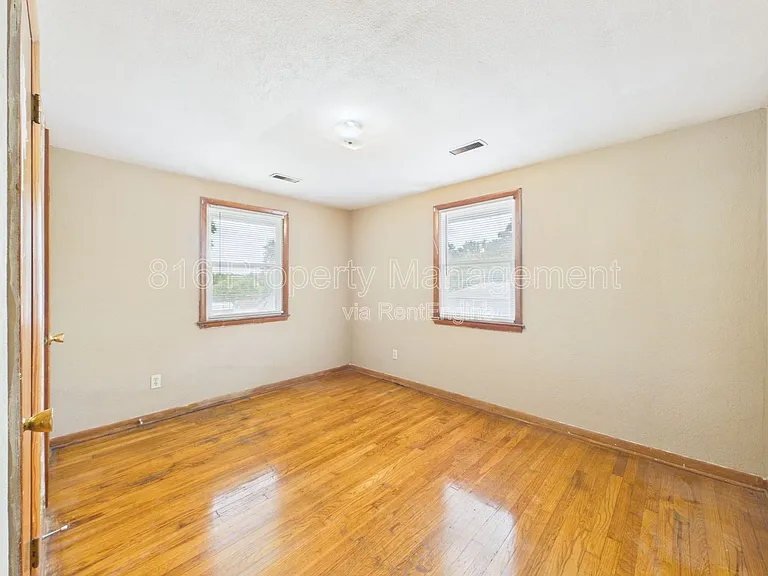 639 S Crysler Ave #D — Photo 9