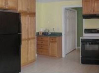 17 New York Ave, Blackstone, MA 01504