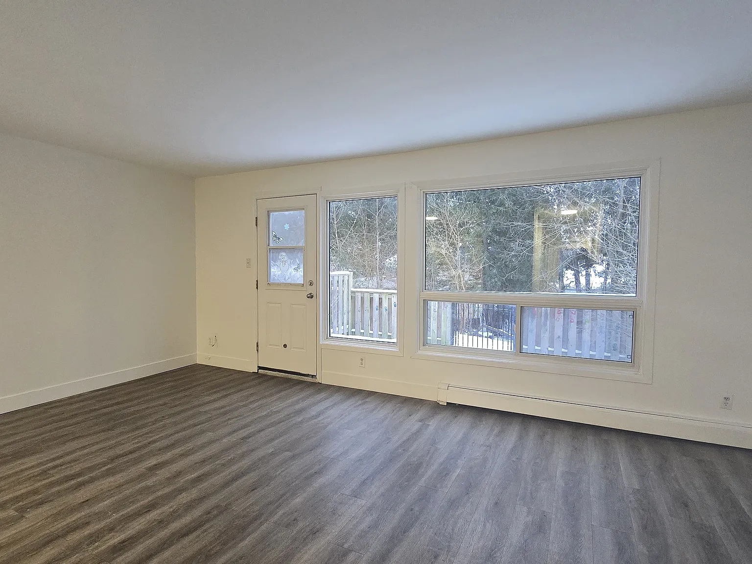 3 bed, $1,980 — Photo 3
