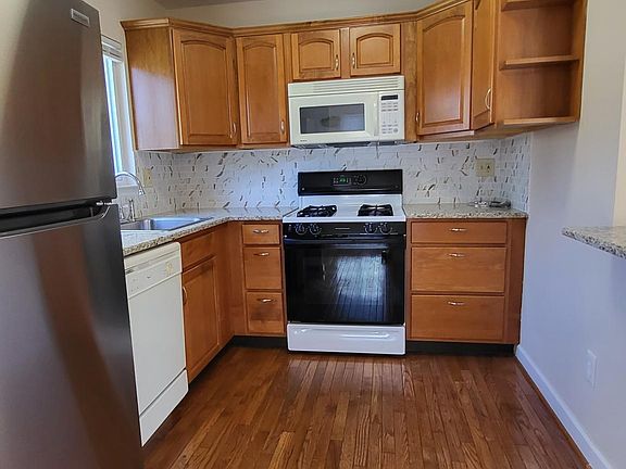 3rd image of 1705 Scotchbrook Dr #1