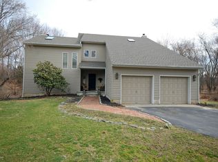 6 Horseshoe Dr, Perrineville, NJ 08535