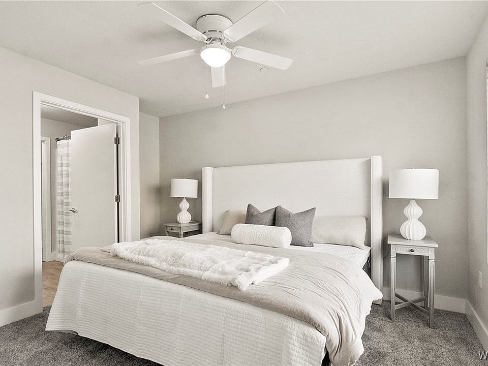 1st image of 680 6th Ave NE APT 4402