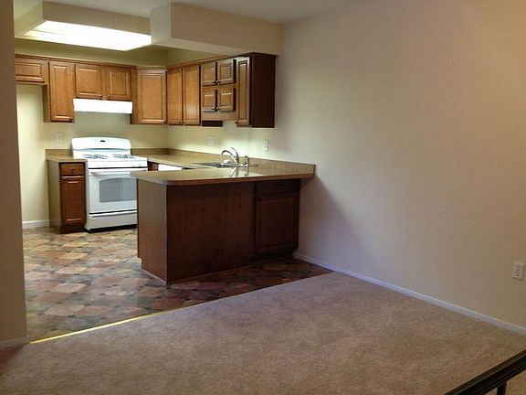 4th image of 2737 Roundtree Dr #2737