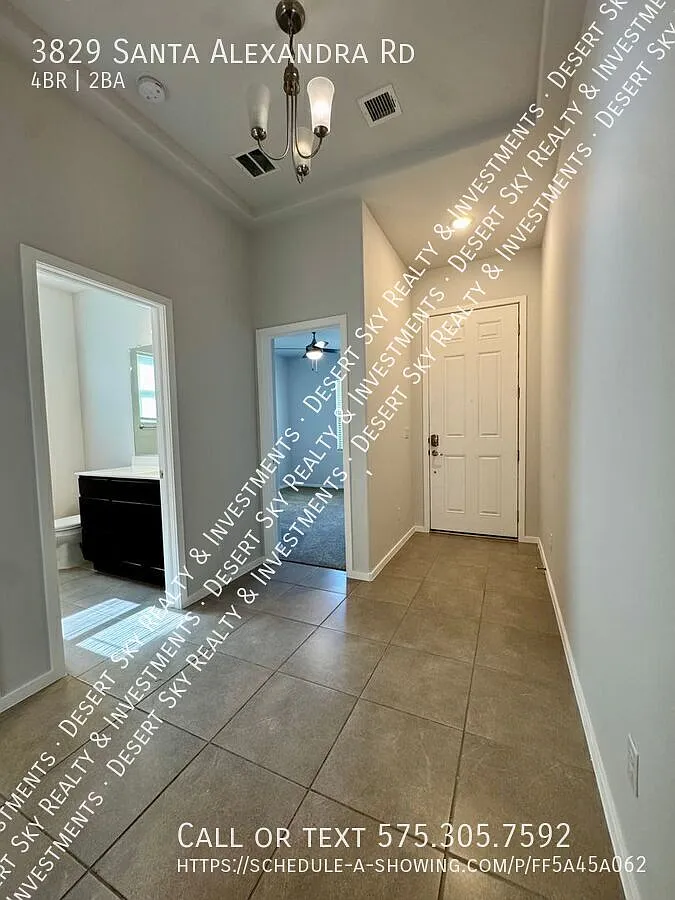 4 Bedroom 2 Bathroom House — Photo 3