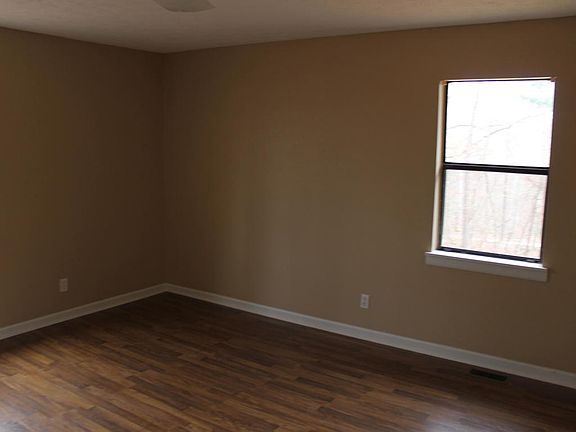 5th image of 124 Windcrest Dr
