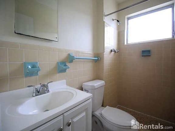 5th image of 920 NE 51st St