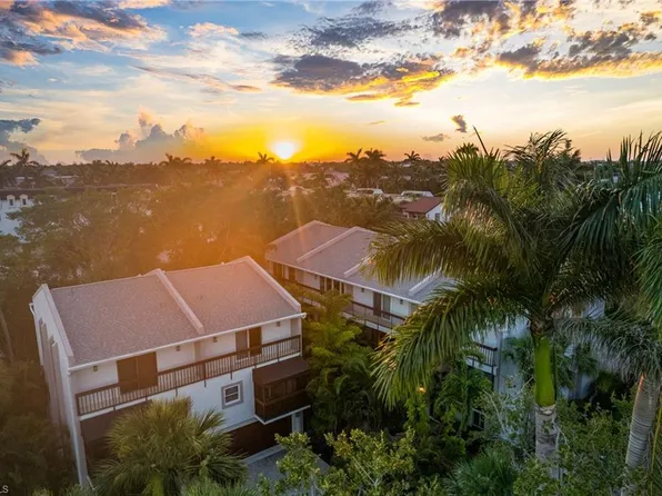 995 9th AVE S #4, NAPLES, FL 34102