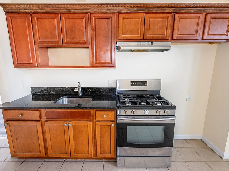 287 N 10th St #2 — Photo 7