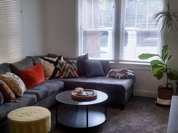 3rd image of 228 W Prospect St