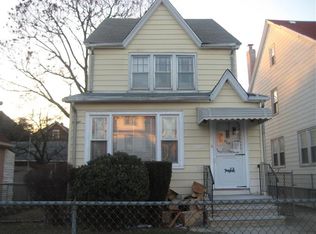 8648 232nd St, Jamaica, NY 11427